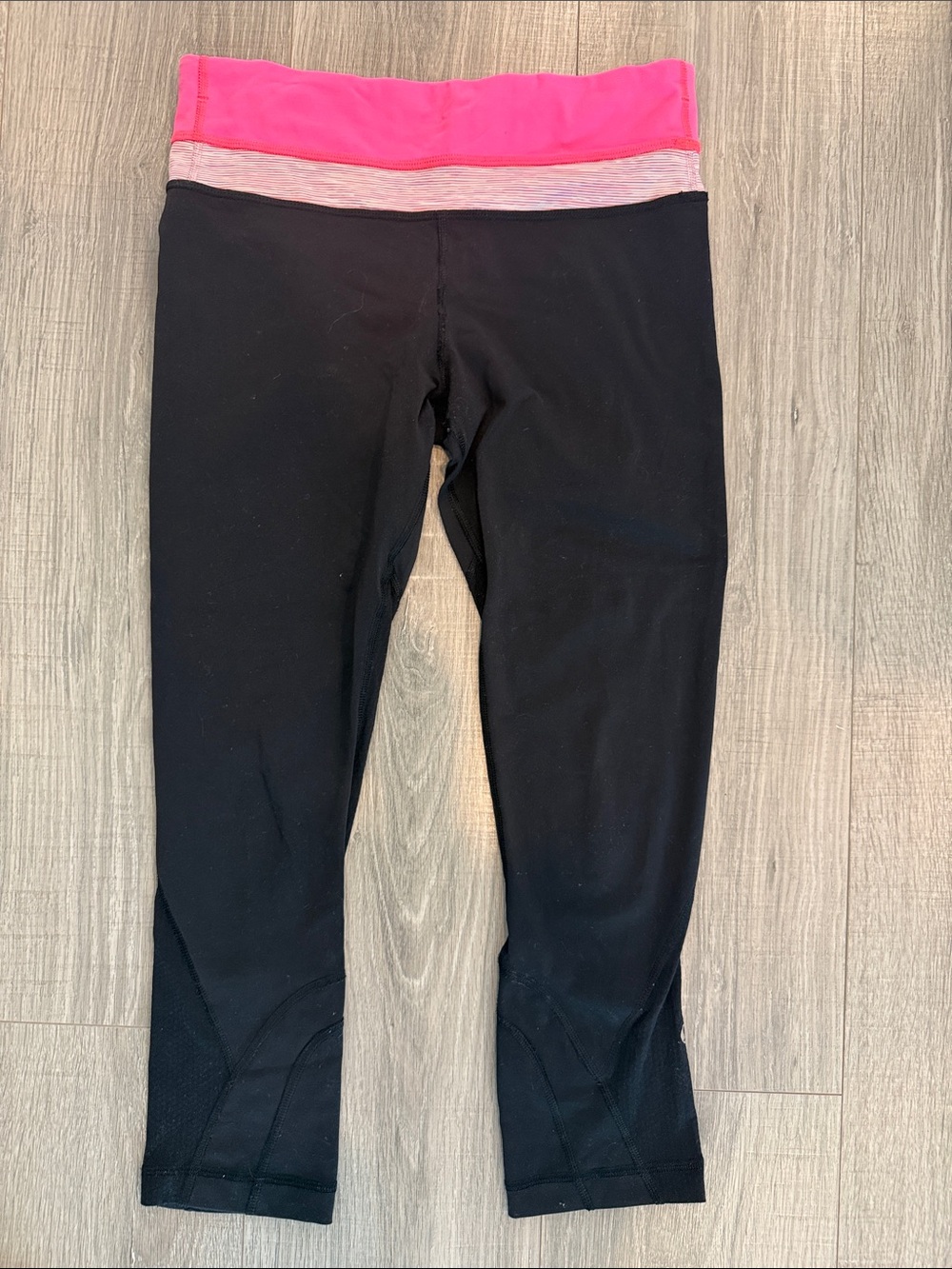 Lulu lemon capri leggings size 4